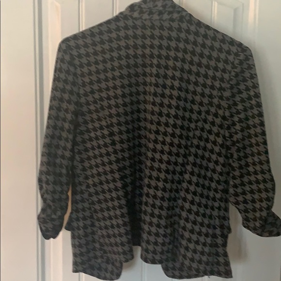 π₯5/25 | Herringbone Blazer - Picture 1 of 3